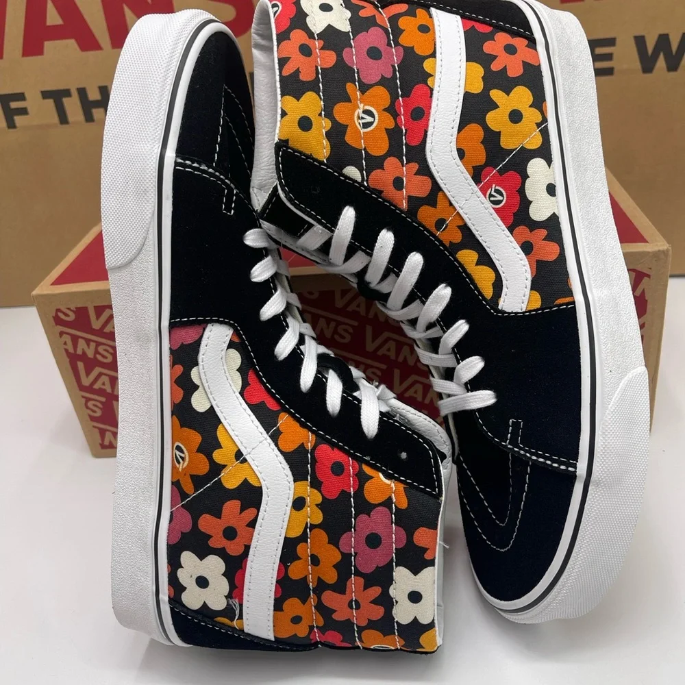 Vans Men’s Sk8-Hi
Flower Black/Multi Sneakers
VN000D5IBML
Floral High-Top - Picture 11 of 16